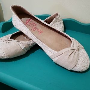 Lace flats